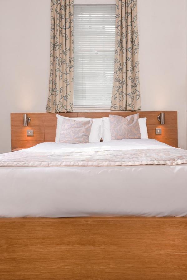 Fox Connaught Hotel London Exterior photo