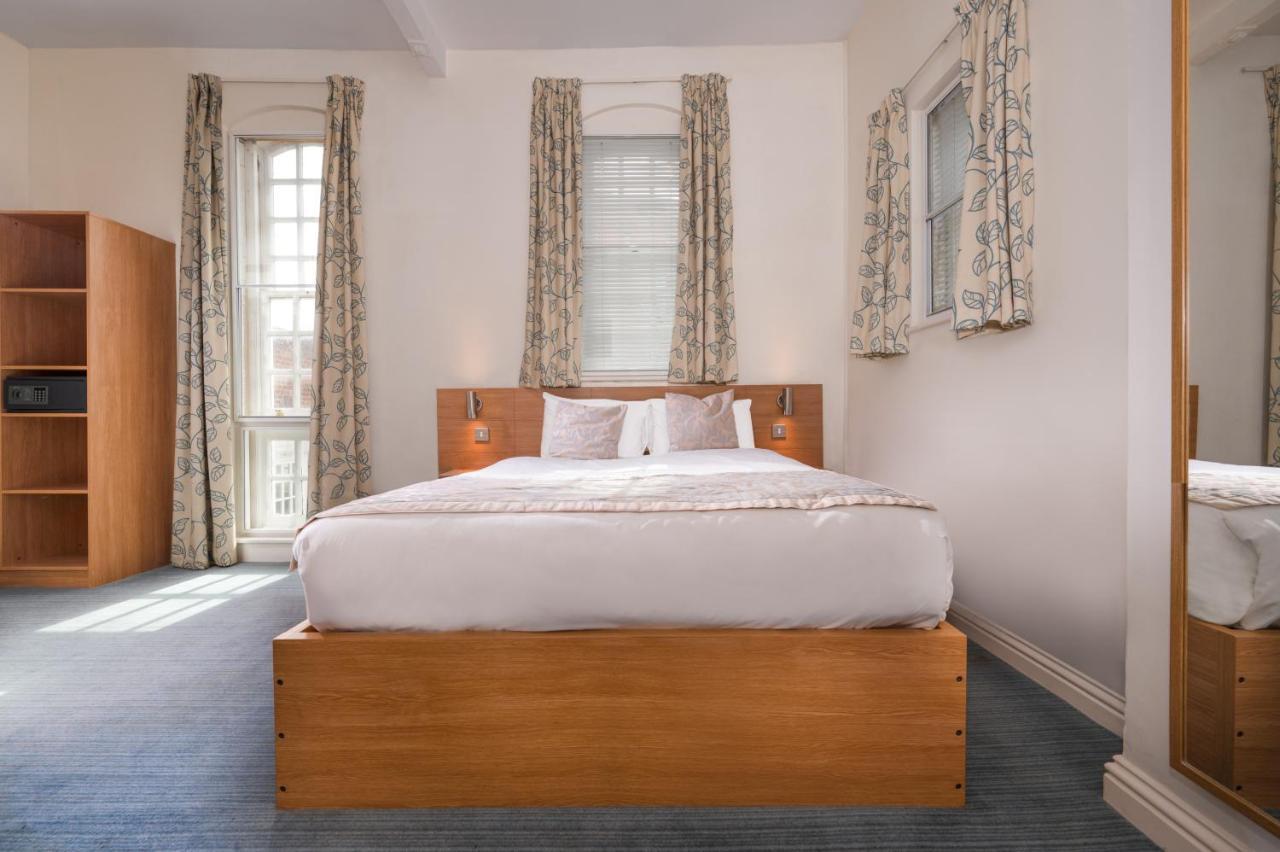 Fox Connaught Hotel London Exterior photo