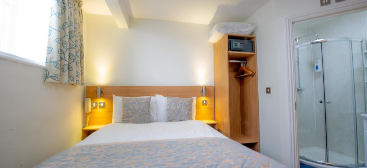Fox Connaught Hotel London Exterior photo